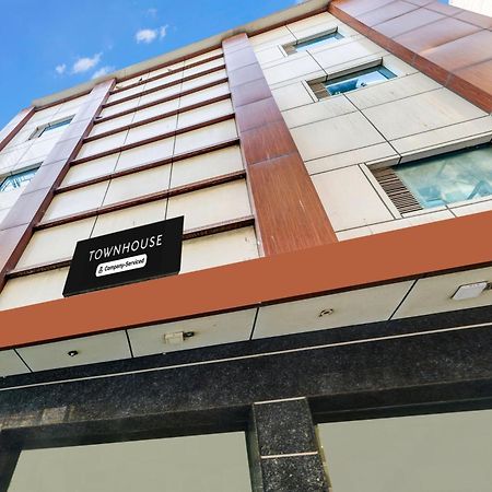 Super Townhouse Arakashan Road Paharganj Formerly Mohan International New Delhi Exterior foto