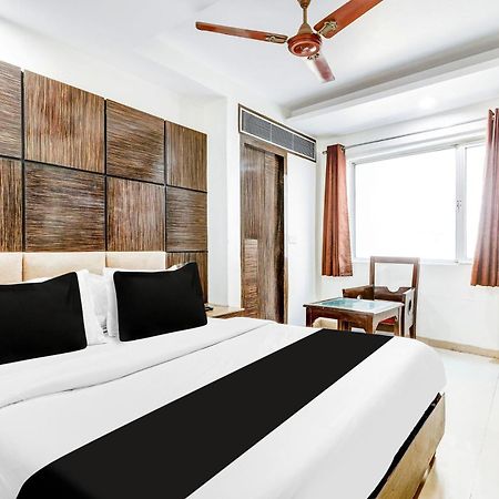 Super Townhouse Arakashan Road Paharganj Formerly Mohan International New Delhi Exterior foto