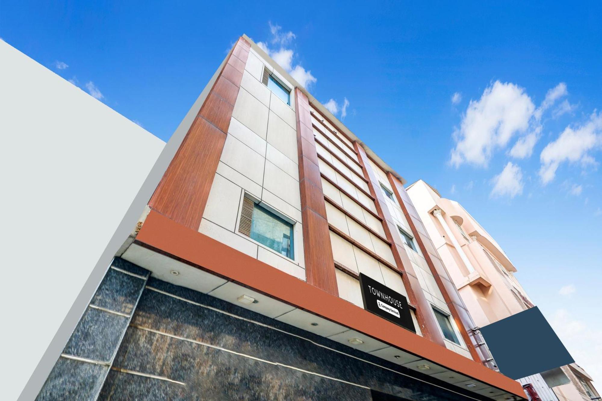 Super Townhouse Arakashan Road Paharganj Formerly Mohan International New Delhi Exterior foto
