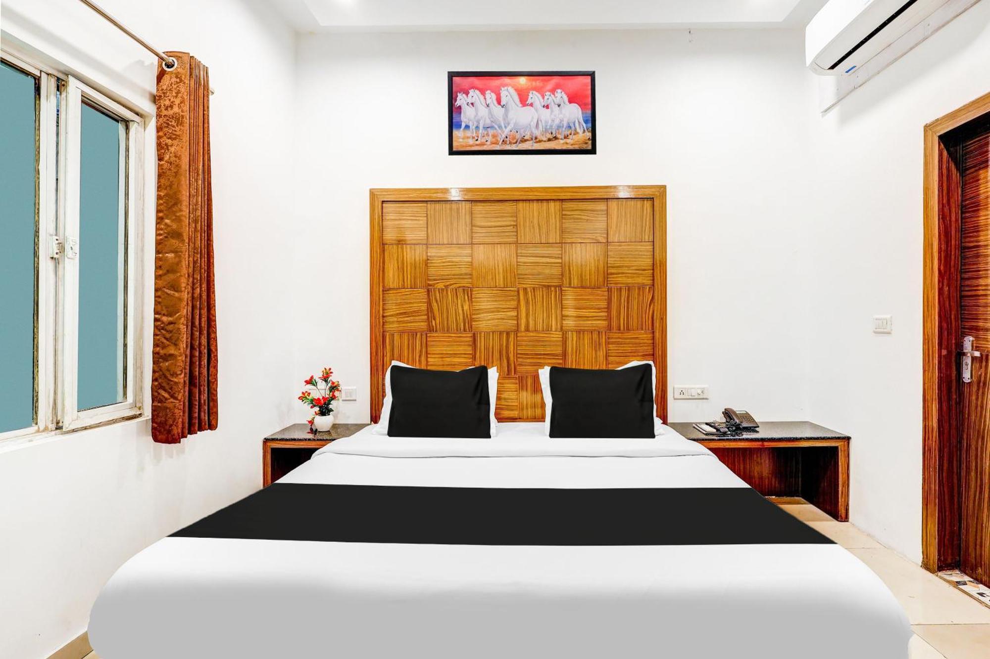 Super Townhouse Arakashan Road Paharganj Formerly Mohan International New Delhi Exterior foto